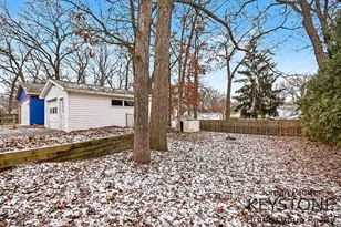 1510 Southlawn Dr SW, Wyoming, MI 49509 - Photo 14