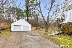 13100 Grand River Dr SE, Lowell, MI 49331 - Photo 24