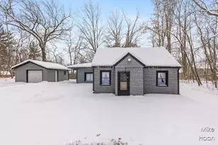 1724 Harding St NW, Grand Rapids, MI 49544 - Photo 18