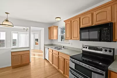 462 Woodhaven Drive, Commerce Township, MI 48390 - Photo 14