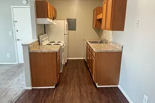 157 Canfield St, Milan, MI 48160 - Photo 4