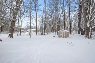 654 Vernon St, Allegan, MI 49010 - Photo 16