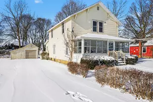106 S Lincoln St, White Pigeon, MI 49099 - Photo 2