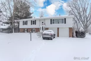 1640 Karen Ct, Saint Joseph, MI 49085 - Photo 1