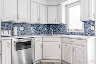 1640 Karen Ct, Saint Joseph, MI 49085 - Photo 16