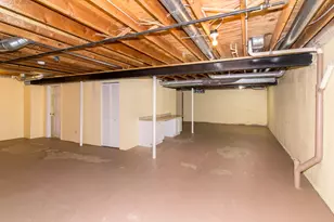 1988 N Kenwyck Dr, Ypsilanti, MI 48198 - Photo 18