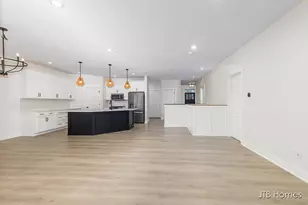 6604 Timber Crst Dr NE, Rockford, MI 49341 - Photo 2