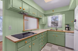 2400 Crest Dr, Kalamazoo, MI 49008 - Photo 12