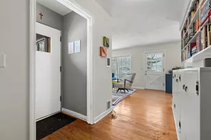 2400 Crest Dr, Kalamazoo, MI 49008 - Photo 8