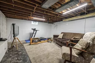 2400 Crest Dr, Kalamazoo, MI 49008 - Photo 26