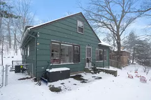 2400 Crest Dr, Kalamazoo, MI 49008 - Photo 32