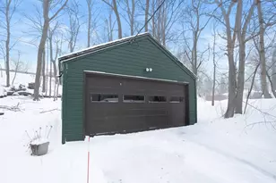 2400 Crest Dr, Kalamazoo, MI 49008 - Photo 34