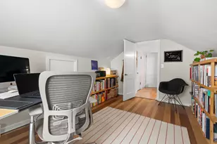 2400 Crest Dr, Kalamazoo, MI 49008 - Photo 22