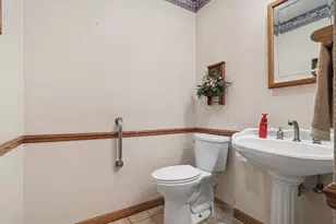 2111 Oak Ln, Battle Creek, MI 49014 - Photo 8