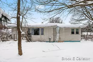 4249 S Hilton Park Rd, Fruitport, MI 49415 - Photo 4