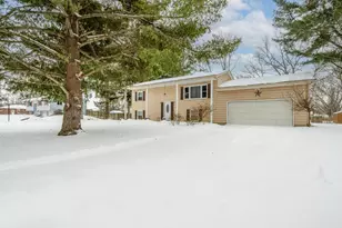 1766 Poplar Path, Stevensville, MI 49127 - Photo 2
