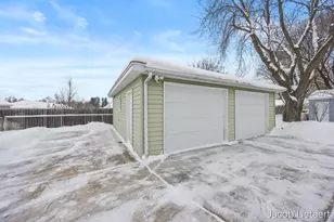 1331 Ellsmere St NE, Grand Rapids, MI 49505 - Photo 32