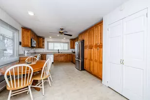 4290 E Britain Ave, Benton Harbor, MI 49022 - Photo 10