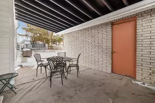 10431 Oneida Blvd, Oak Park, MI 48237 - Photo 6