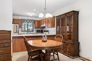 831 Creekridge Dr, Holland, MI 49423 - Photo 4