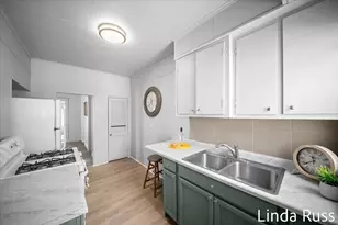 1033 Jennette Ave NW, Grand Rapids, MI 49504 - Photo 2