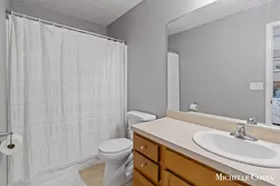 6498 Bradenwood Dr, Hudsonville, MI 49426 - Photo 16