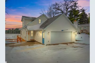 292 S Carolyn Drive, Lake City, MI 49651 - Photo 2