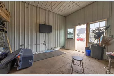 3011 E Empire Avenue, Benton Harbor, MI 49022 - Photo 8