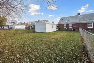 23007 Brittany Ave, Eastpointe, MI 48021 - Photo 38