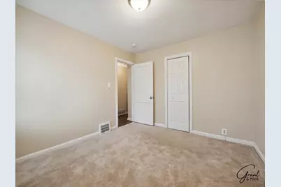 23007 Brittany Avenue, Eastpointe, MI 48021 - Photo 20