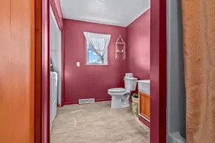 437 McKenzie St, Hudson, MI 49247 - Photo 20