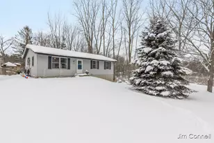 12189 Reyburn Dr NE, Sparta, MI 49345 - Photo 2