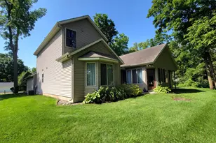 913 Clark Street SE, Lowell, MI 49331 - Photo 18