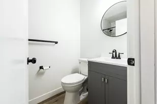 15100 Sunbury St, Livonia, MI 48154 - Photo 8