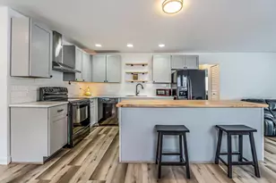 15100 Sunbury St, Livonia, MI 48154 - Photo 12