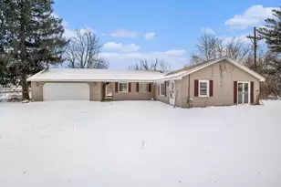 1821 N Lapeer Rd, Lapeer, MI 48446 - Photo 2