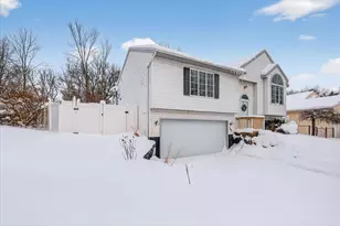 145 Rollingwood Dr, Rockford, MI 49341 - Photo 2