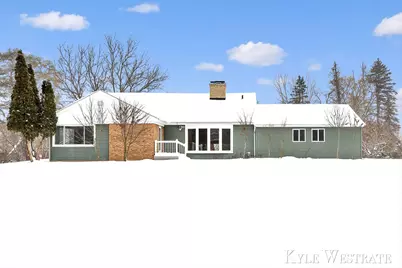 1122 W Green Street, Hastings, MI 49058 - Photo 2