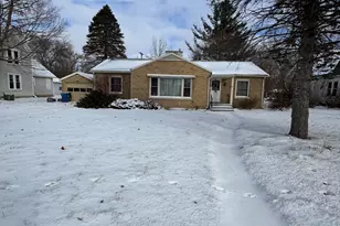 620 W Huron Ave, Vassar, MI 48768 - Photo 1