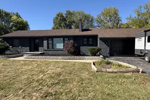 5681 Houghten Dr, Troy, MI 48098 - Photo 2