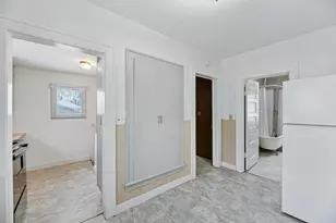 266 Parker Ave, Benton Harbor, MI 49022 - Photo 8