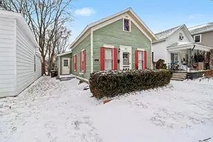 309 N Robert St, Ludington, MI 49431 - Photo 1