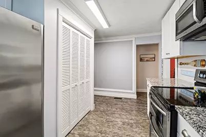 309 N Robert Street, Ludington, MI 49431 - Photo 18