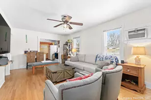 1002 St Joseph St, South Haven, MI 49090 - Photo 4