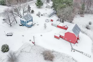 5233 124th Ave, Fennville, MI 49408 - Photo 2