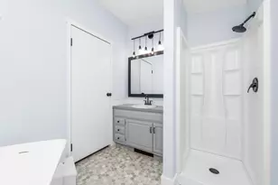 6818 E T Ave, Vicksburg, MI 49097 - Photo 8