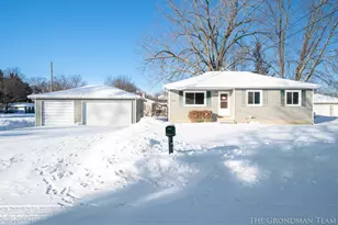 5555 Claudia Ave SE, Grand Rapids, MI 49548 - Photo 2