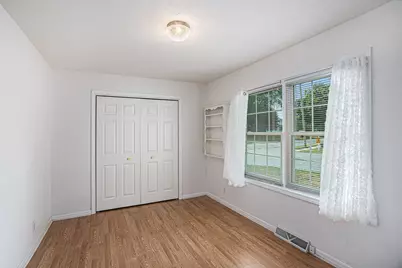 1000 W Villas Drive, Vicksburg, MI 49097 - Photo 12