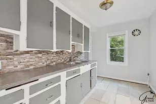 4082 Hereford St, Detroit, MI 48224 - Photo 10