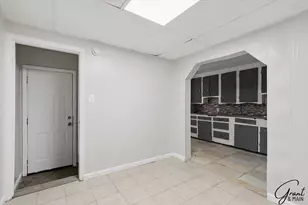 4082 Hereford St, Detroit, MI 48224 - Photo 8